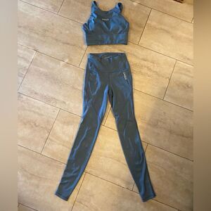 ECHT women's sports set top and blue leggings size small